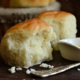 Easy Dinner Rolls