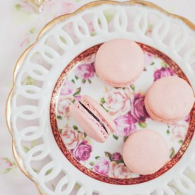 Blackcurrant macarons
