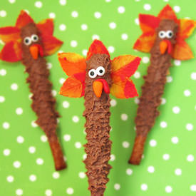 Chocolate Turkey Pretzel Pops