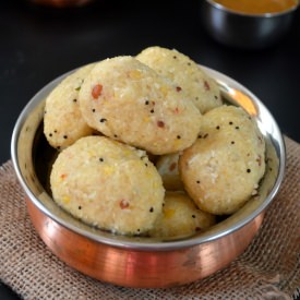 Steamed Cracked Wheat Dumplings