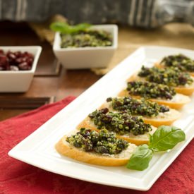 Cranberry Pesto Goat Cheese Crostin