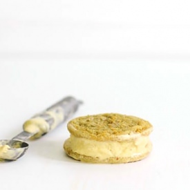 Recipe: Pumpkin Ice Cream Sandwich