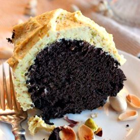 Chocolate Cake & Pistachio Fosting