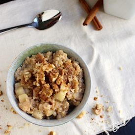 Overnight Cinnamon Apple Oatmeal