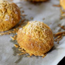 Pumpkin Parmesan Bread Rolls