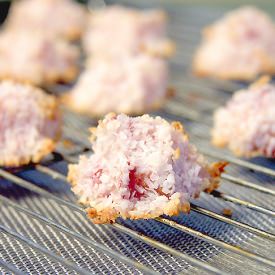 Strawberry Protein Macaroons