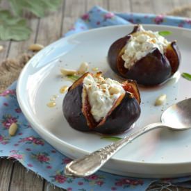 Roasted Figs with Goat Cheese