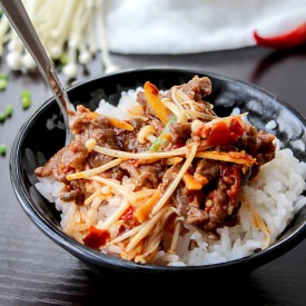 Beef with Needle Mushroom
