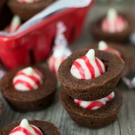 Peppermint Kiss Brownie Bites