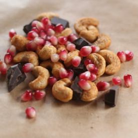 Cashew-Chocolate Snack Mix