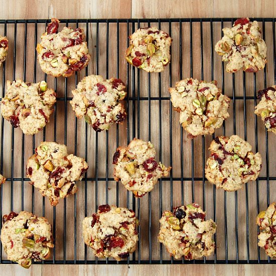 Pistachio Cranberry Christmas Crisp