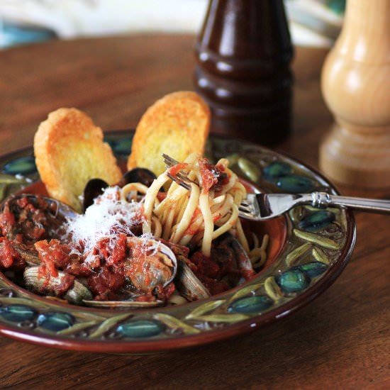 Herb and Garlic Clam Linguini