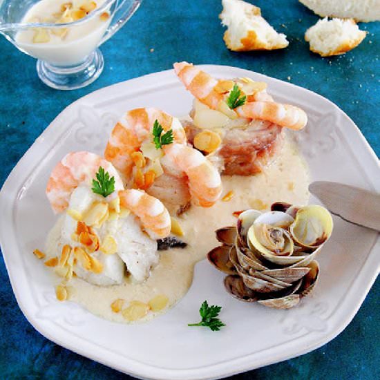 Sole Rolls with Almond Sauce