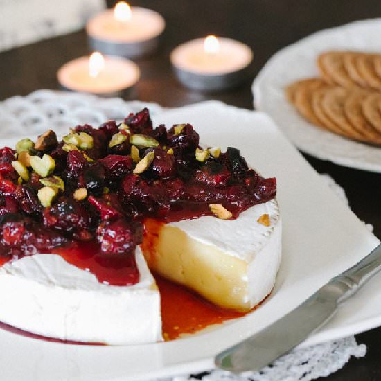 Baked Brie with Roasted Cranberries