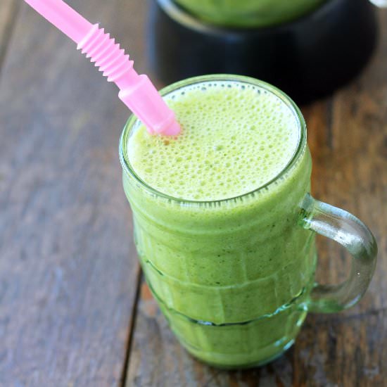 Baby Kale, Fruit and Milk Smoothie