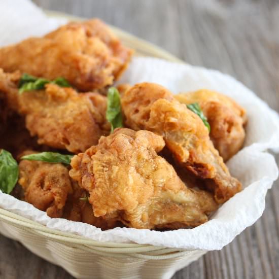 Golden Fried Chicken Wings