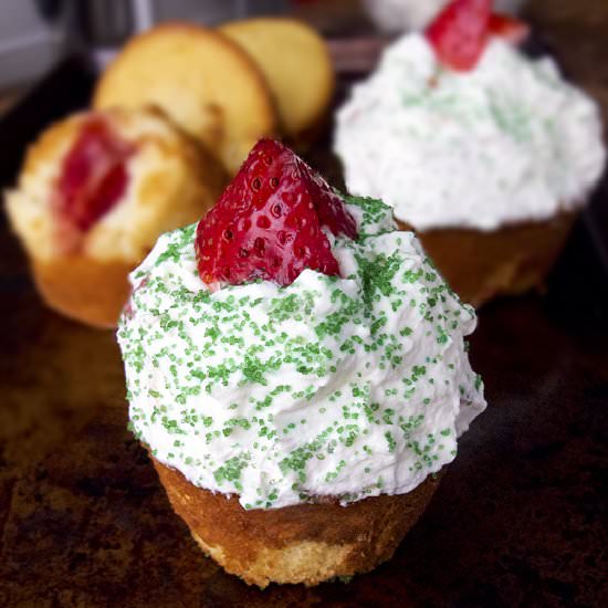 Japanese Christmas Cupcakes