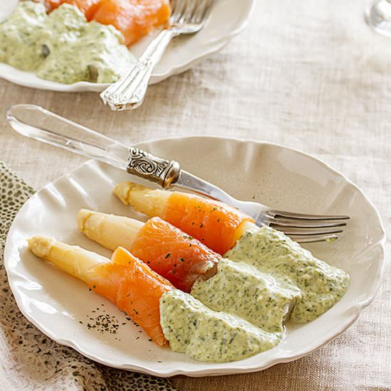 Asparagus with Spinach Cream Sauce
