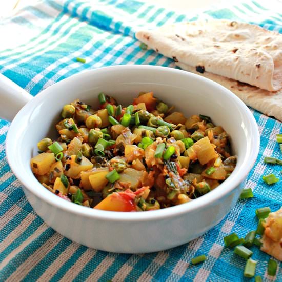 Bottle Gourd And Spring Onion Curry