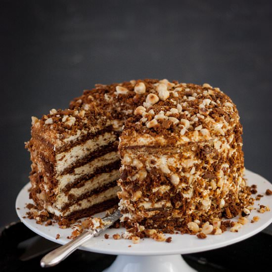 Honey- Caramel Cake with Nuts