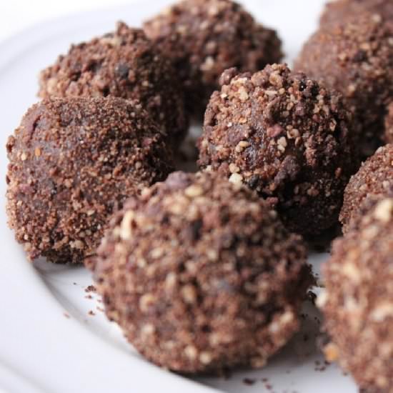 Paleo Chocolate Almond Banana Bites