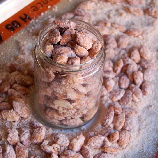 Edible DIY Gifts: Candied Almonds