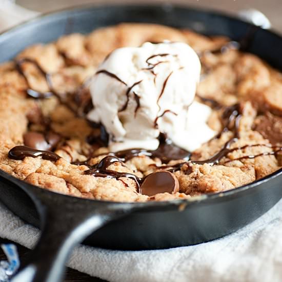 Hershey’s Kisses Skillet Cookie