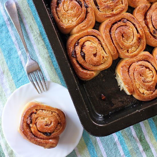 Custard Cinnamon Rolls