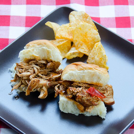Slow Cooker Buffalo Chicken Sliders