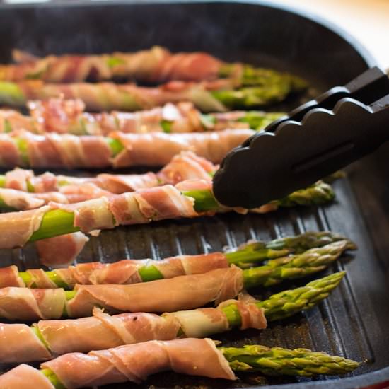 Prosciutto wrapped asparagus