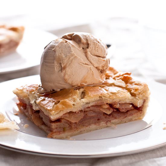 Broubon Caramel Apple Slab Pie