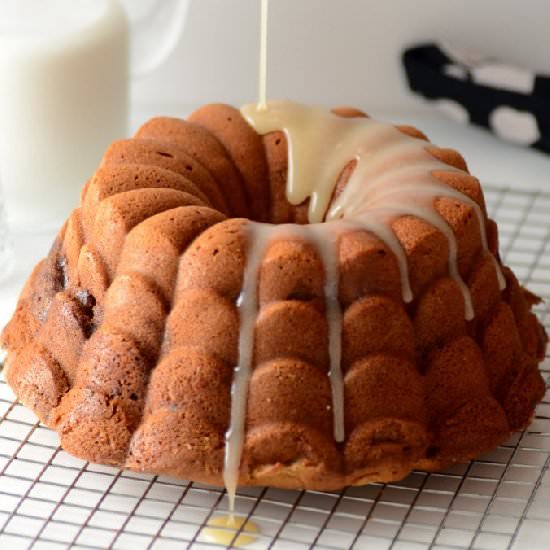 Apple and pecan cake