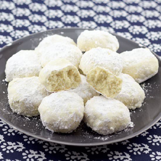 Kourambiethes | Greek Cookies