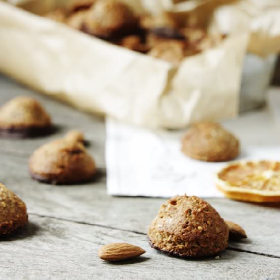Almond Cookies with Dates