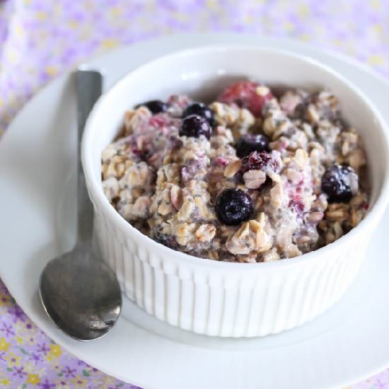 Overnight Mixed Berry Oatmeal