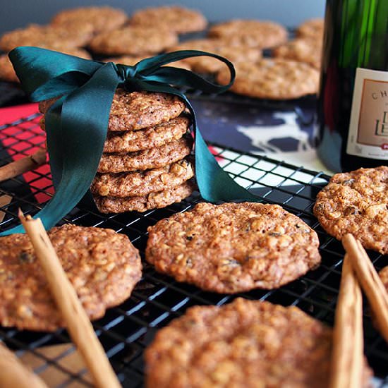 Spiced Currant & Orange Oat Cookie