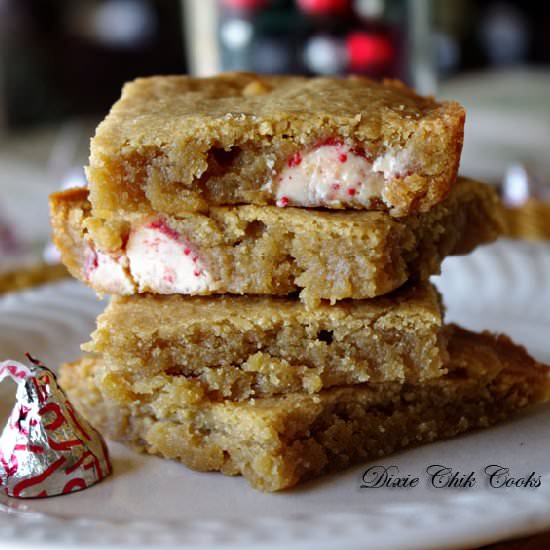 Candy Cane Crunch Blondies