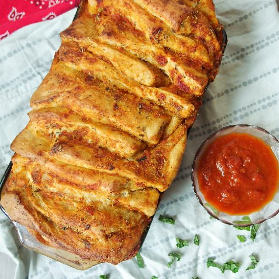 Vegan Pizza Pull-Apart Bread