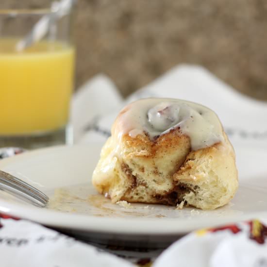 Cinnamon Rolls with Vanilla Bean