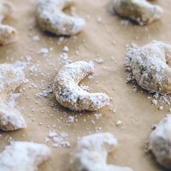 Almond Crescent Cookie
