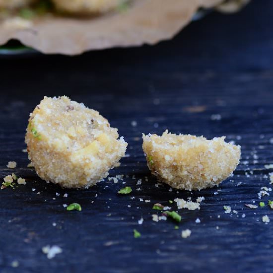 Rajasthani churme ke ladoo