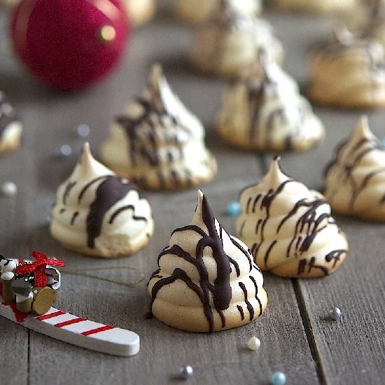 (Paleo) Meringues