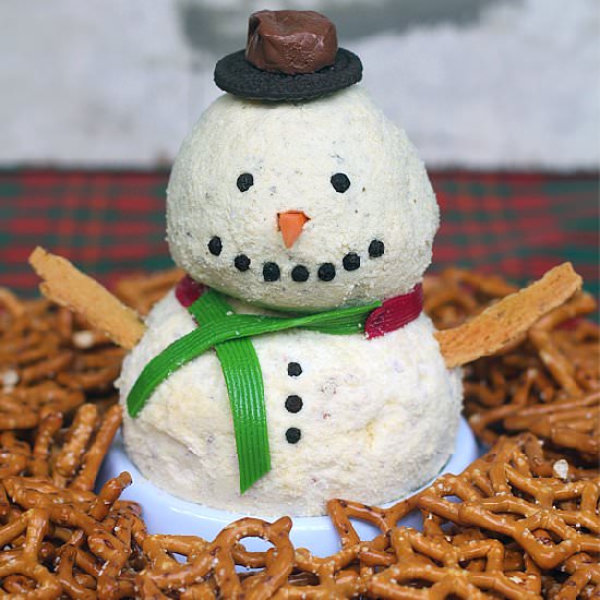 Snowman Cheese Ball