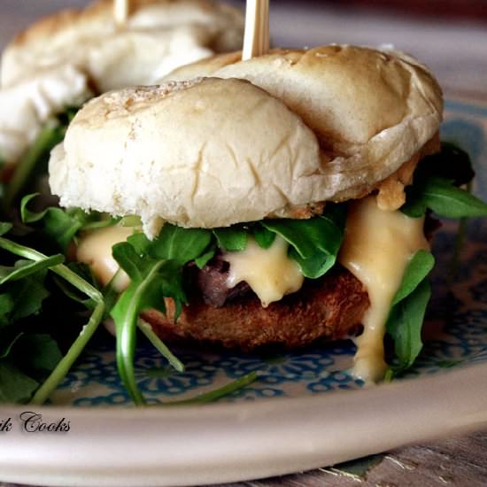 Steak Sliders with Cheddar Sauce