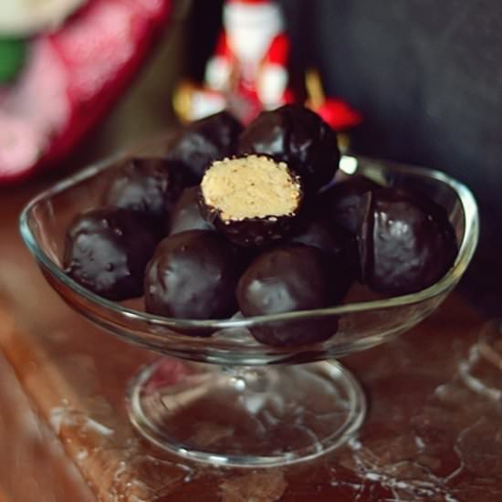 Crunchy Gingerbread Cream Truffles