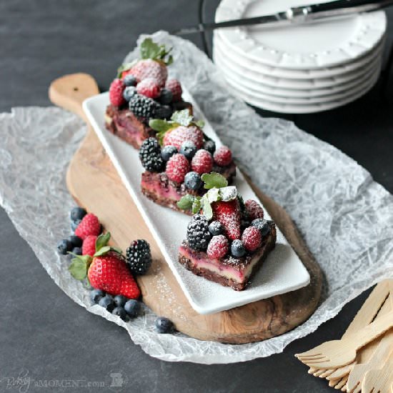 Berry Chocolate Streusel Bars