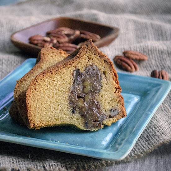 Pecan and maple syrup cake