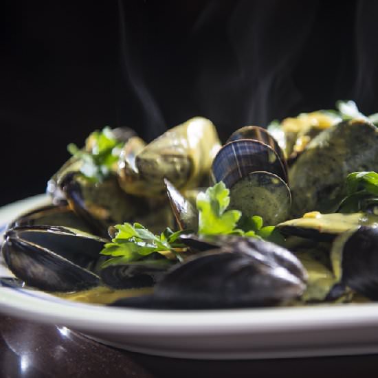 Mussels with Lemon-Saffron Sauce