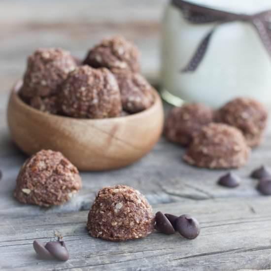 Chocolate Almond Energy Bites