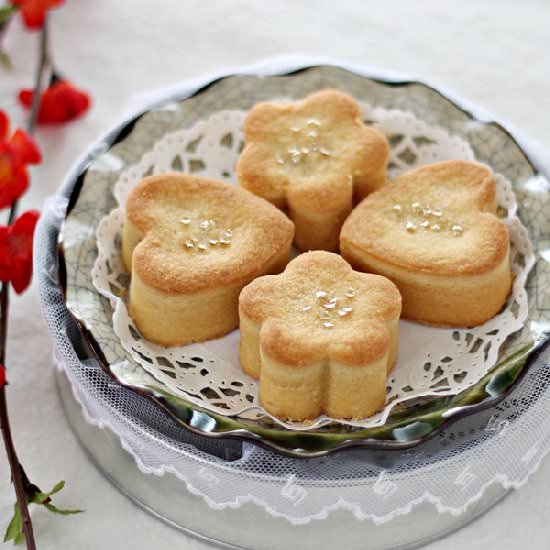 Taiwanese Pineapple Shortcakes